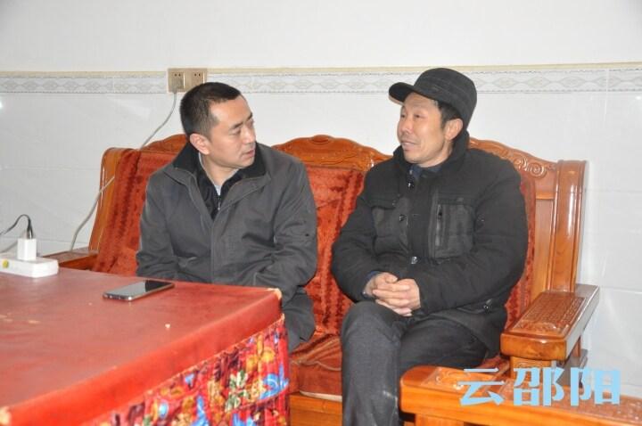 汤立斌到隆回县走访慰问道德模范和困难群众_ 邵阳