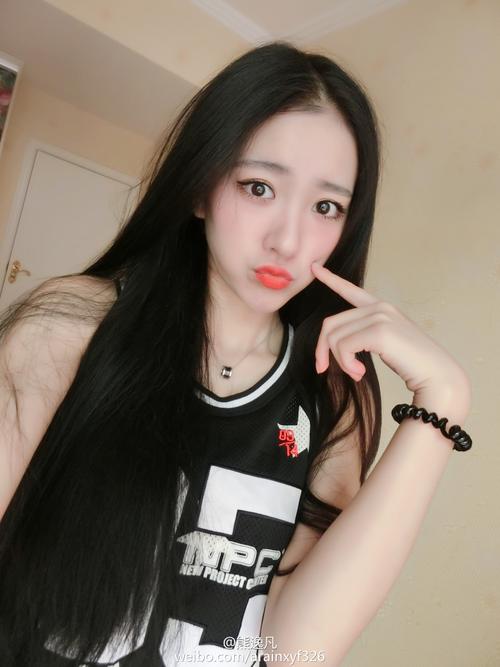 自拍女神 上戏女生熊逸凡