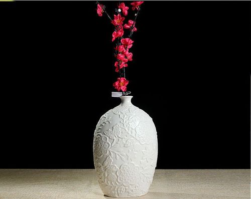 德化厂家直销 新款创意浮雕花瓶 短颈细口白瓷花瓶 优质陶瓷摆饰