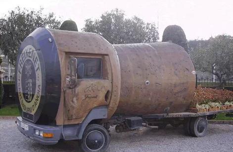 世间罕见的五大酒瓶古董车