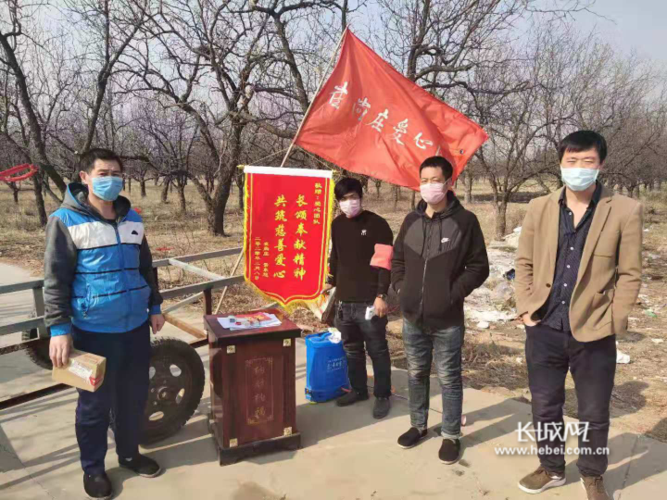 沧州市献县崔尚庄村:疫情防控一线 爱心旗帜高高飘扬