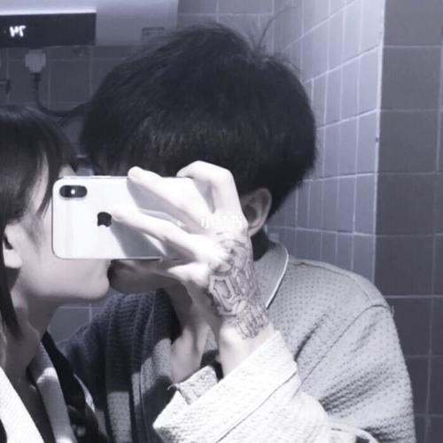 遮脸真人情侣头像!_素材_头像