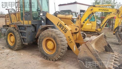 福田雷沃30型铲车转让