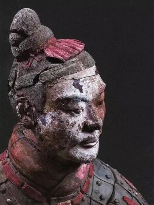 秦始皇兵马俑刚出土时的"彩照":色彩斑斓,目光坚毅