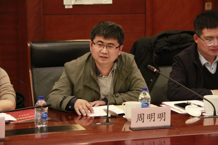周明明牢牢抓住党的建设这一根基为决胜全面建成小康社会提供坚强保障