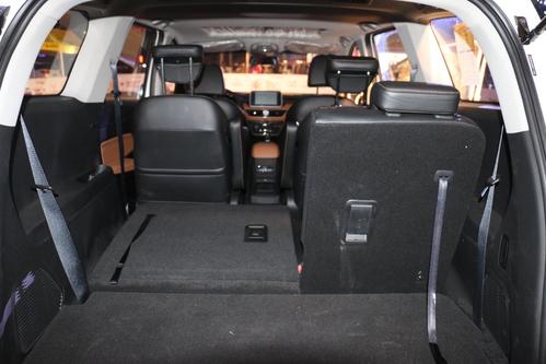 5.68万起7座后驱独悬suv 五菱宏光s3登陆山城