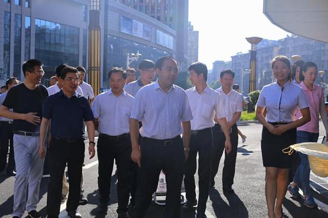 株洲市市长阳卫国一行调研神农城智能立体车库