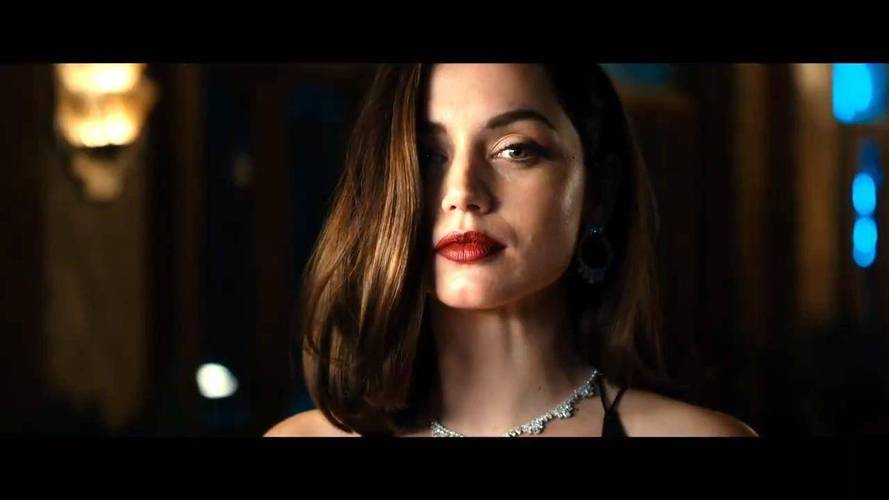 007无暇赴死角色特辑新邦女郎性感亮相