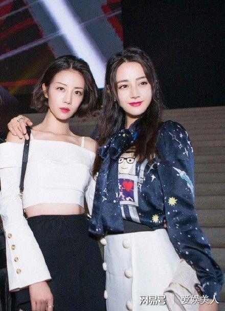 杨幂旗下四美同框亮相 热巴美艳李溪芮大长腿更抢眼