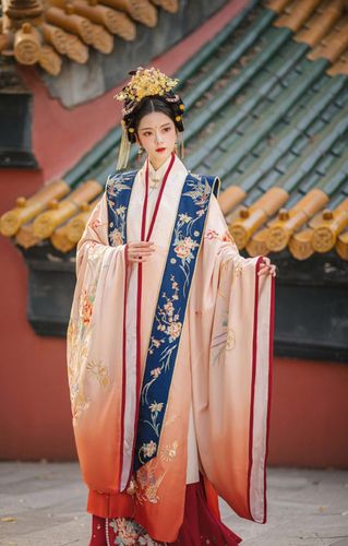 "明制汉服"的气派真大!雍容华贵,在古代至少也是个贵妃