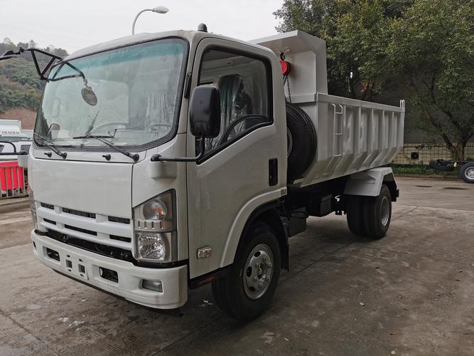 带4hk1发动机的五十铃自卸车6吨18ft