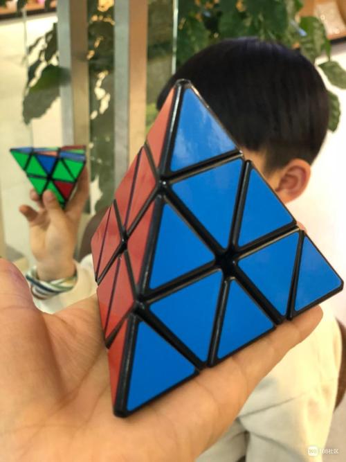 金字塔魔方