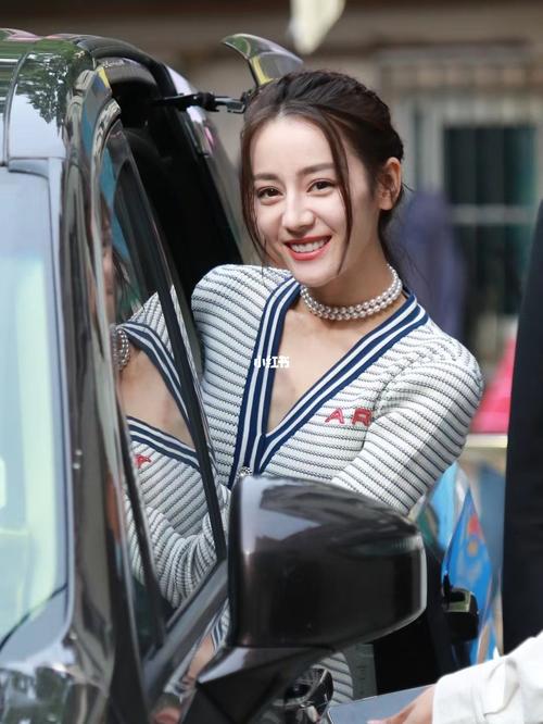 迪丽热巴 双层珍珠项链的美 气质妥妥的_珍珠项链_迪丽热巴_减龄_时尚