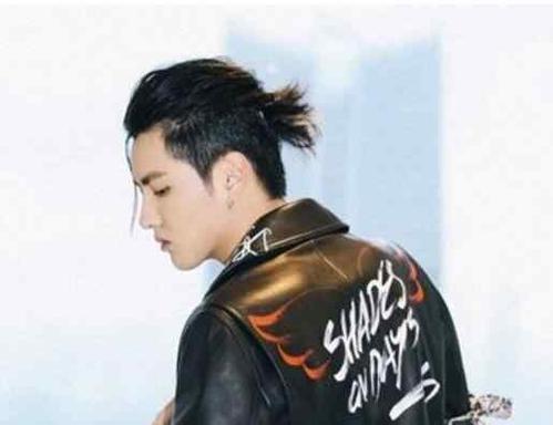 男生扎辫子发型 男生扎辫子发型怎么留 男生辫子发型