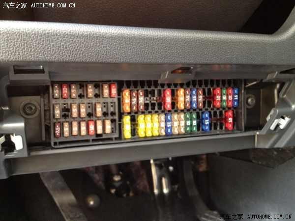 new polo保险盒子位置.求说明