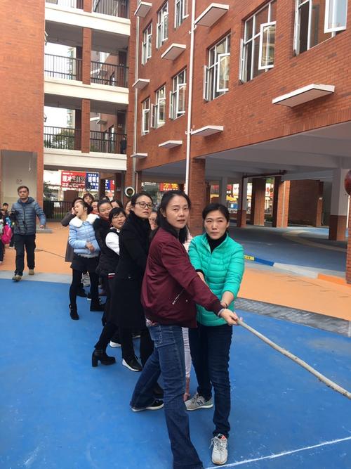 孝感市玉泉小学北京路校区今天隆重举行了首届运动会