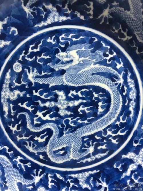康熙青花龙纹盘