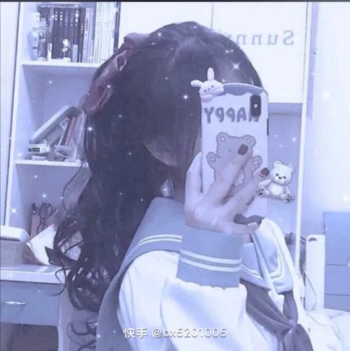 挡脸女生头像