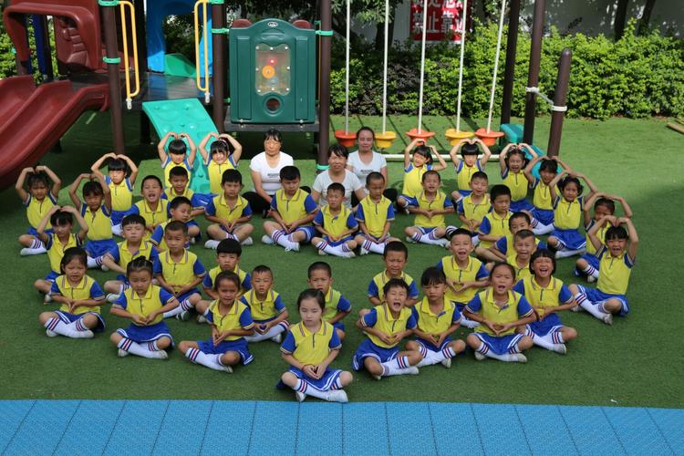 又是一年毕业季 大班宝贝萌到爆 ——牟定县幼儿园大班创意毕业照