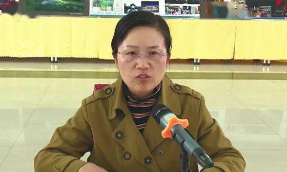 鹤庆县委书记段红丽县长张洪军带队到鹤庆乾酒有限公司调研