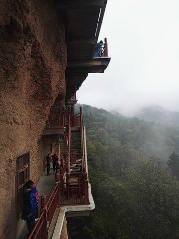 一早起来在成义农家乐吃了早餐就步行来到了麦积山石窟景区游玩,这