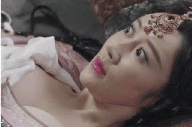 新版倚天屠龙记里面的韩姬没有一句台词却因为胸引起网友关