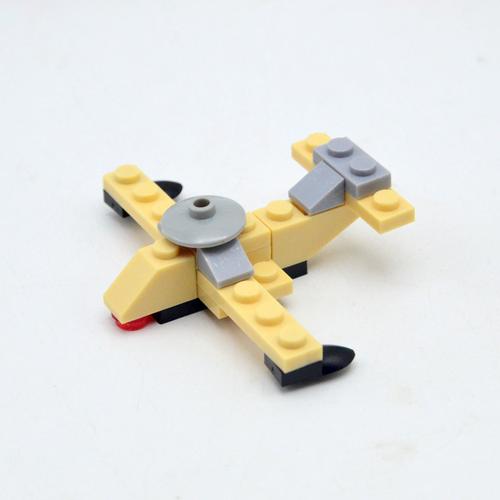 热卖儿童益智玩具拼搭启蒙积木拼装军事战斗飞机diy男孩学生流行