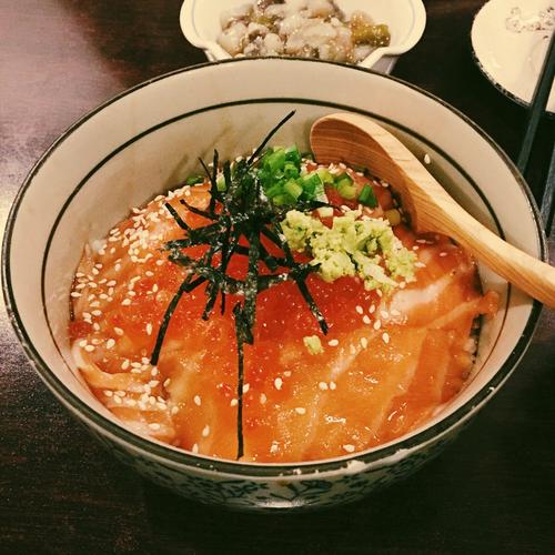 三文鱼煲饭