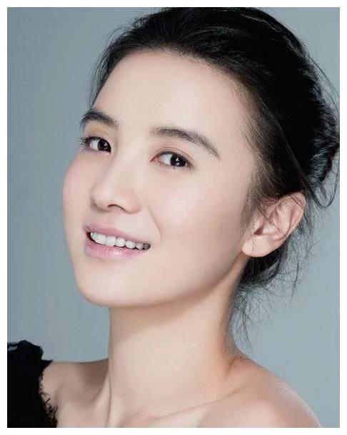 40岁的宋佳为何嫁不出去看完早期大尺度照片一般人确实不敢娶