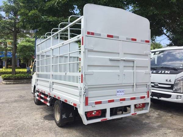 跃进小福星s50单排仓栅轻卡 活动中