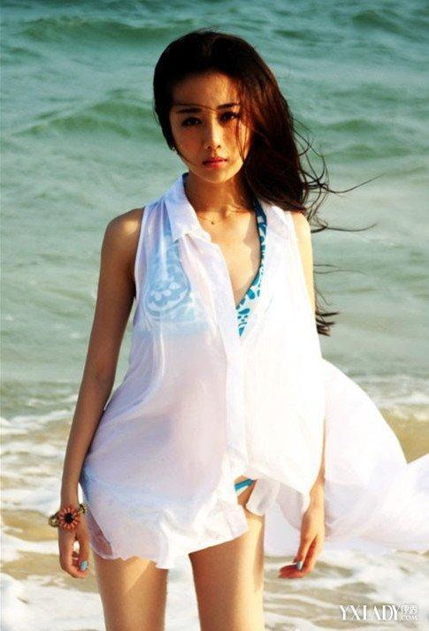 李依晓泳装写真照片曝光 身材傲人吸睛