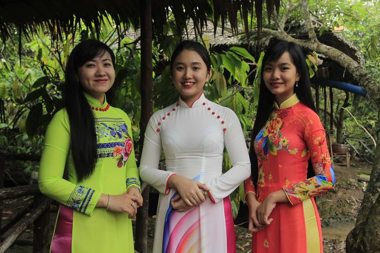 越南美女向游客推荐卖"生菜",导游都会直接拉走,劝诫不要搭理