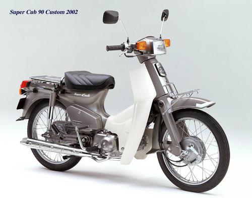 下面的图片,2017 年首次发布,2018 年上市的全新 super cub c125 "