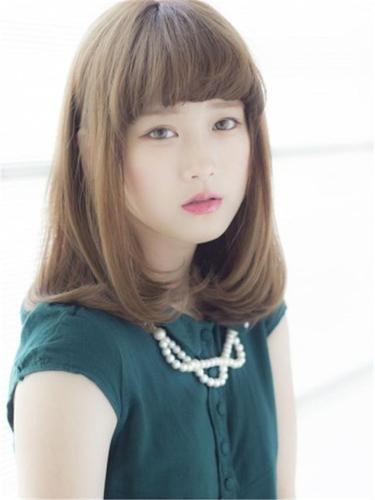 身高不足155的女生,尽量少剪这4种"发型",不然显矮不