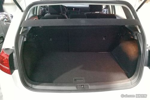 大众高尔夫后备箱