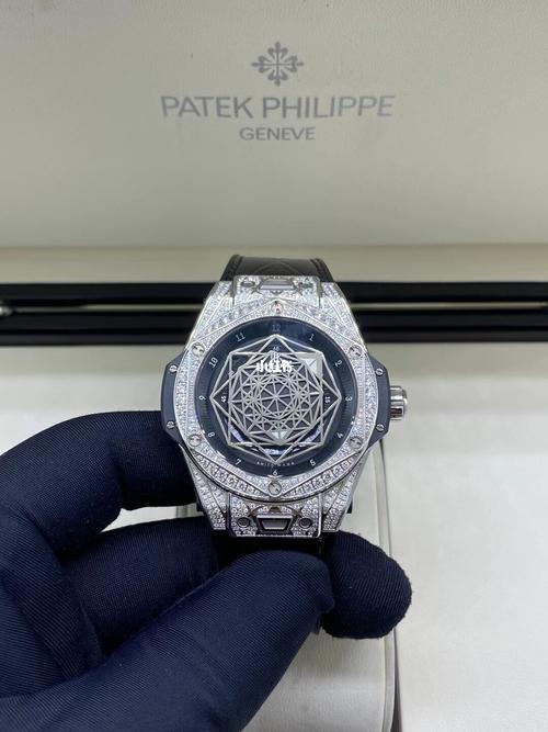 宇舶大爆炸一代刺青满钻_宇舶怎么样_vr_镶钻_时尚