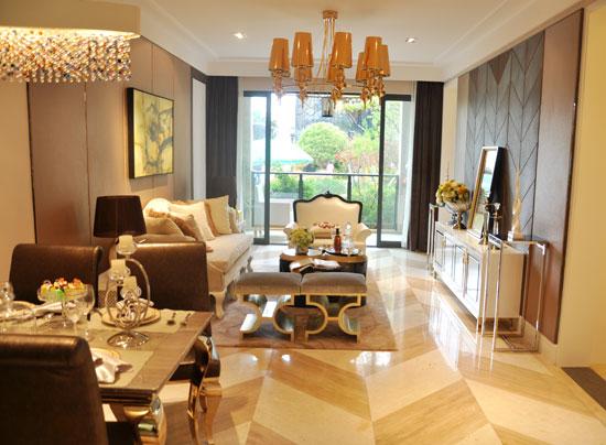超大面宽客厅