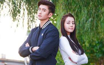 《古剑奇谭》老友重聚 张云龙迪丽热巴互"黑"