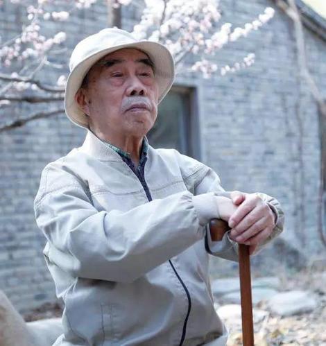 中央美院六位老教授(林岗,戴泽,伍必端……)获授"抗美