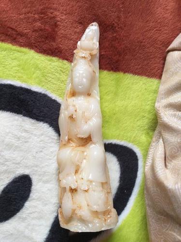 古代玉观音佛像 是个竹子样式的 有人知道是啥玉吗?