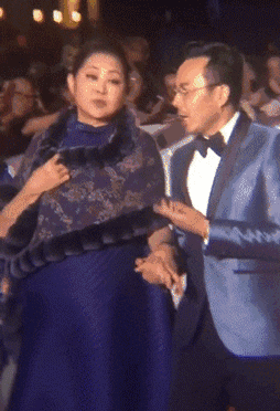 春晚女神倪萍如今又丑又胖,走路都要人扶!失败的婚姻毁了她!