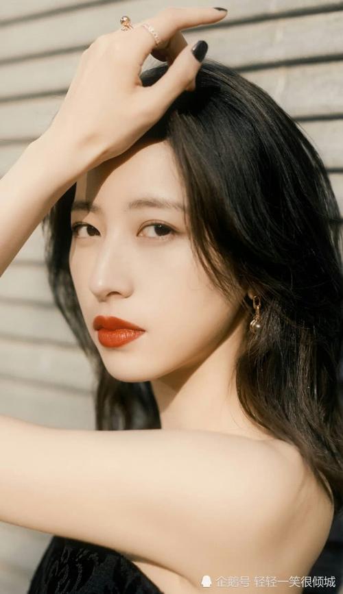 周雨彤美图鉴赏