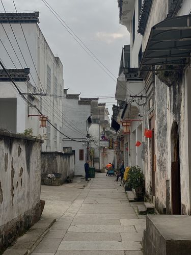 潜口老街从水墨画里走出来的养生之都