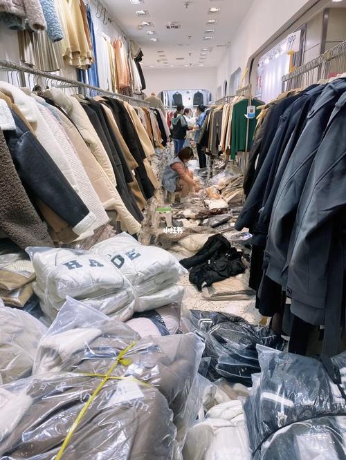南京zui便宜的服装批发市场6015毛衣50外套100_毛衣_外套_夫子庙