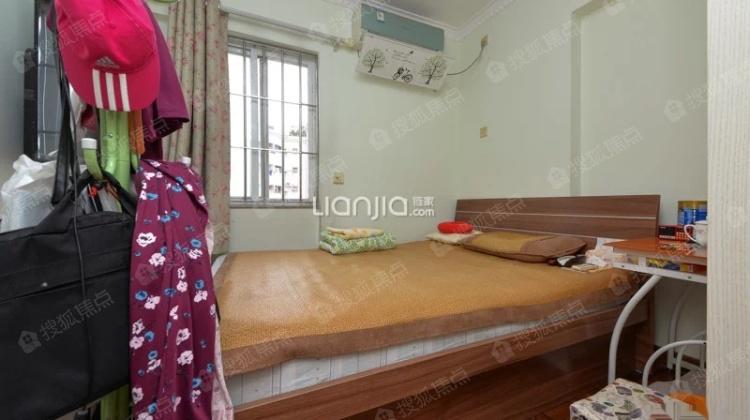 鸿城花园 电梯三房 成熟配套 近地铁