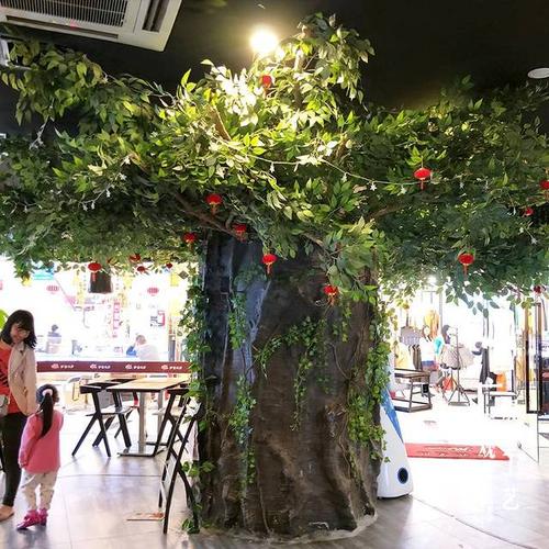 广盛仿真树近几年室内装饰中仿真树包柱子价格很受欢迎