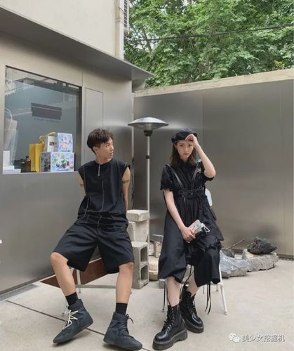 撩到t王的犬角夫,和拥有美少女的max,一时不知道该先嫉妒谁.