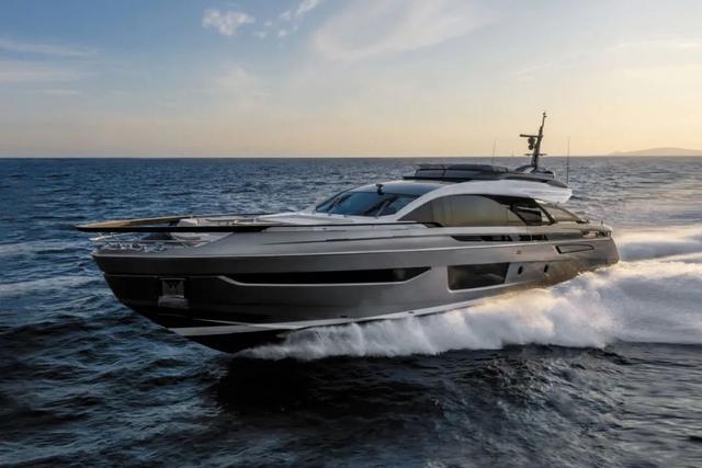 新旗舰「阿兹慕azimut grande s10」豪华游艇,航海生活唯您独尊