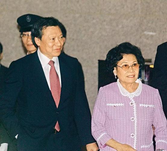 郭炳湘与唐锦馨(图片来源:视觉中国)
