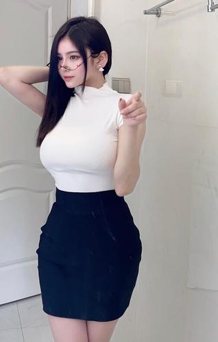 抖音奔跑的晶骡子性感写真抖音红酒女神奔跑的晶骡儿福利图片